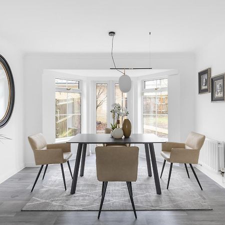 Luxurious 3 Bed House With Free Parking, Close To The Train Station & Town Braintree Luaran gambar