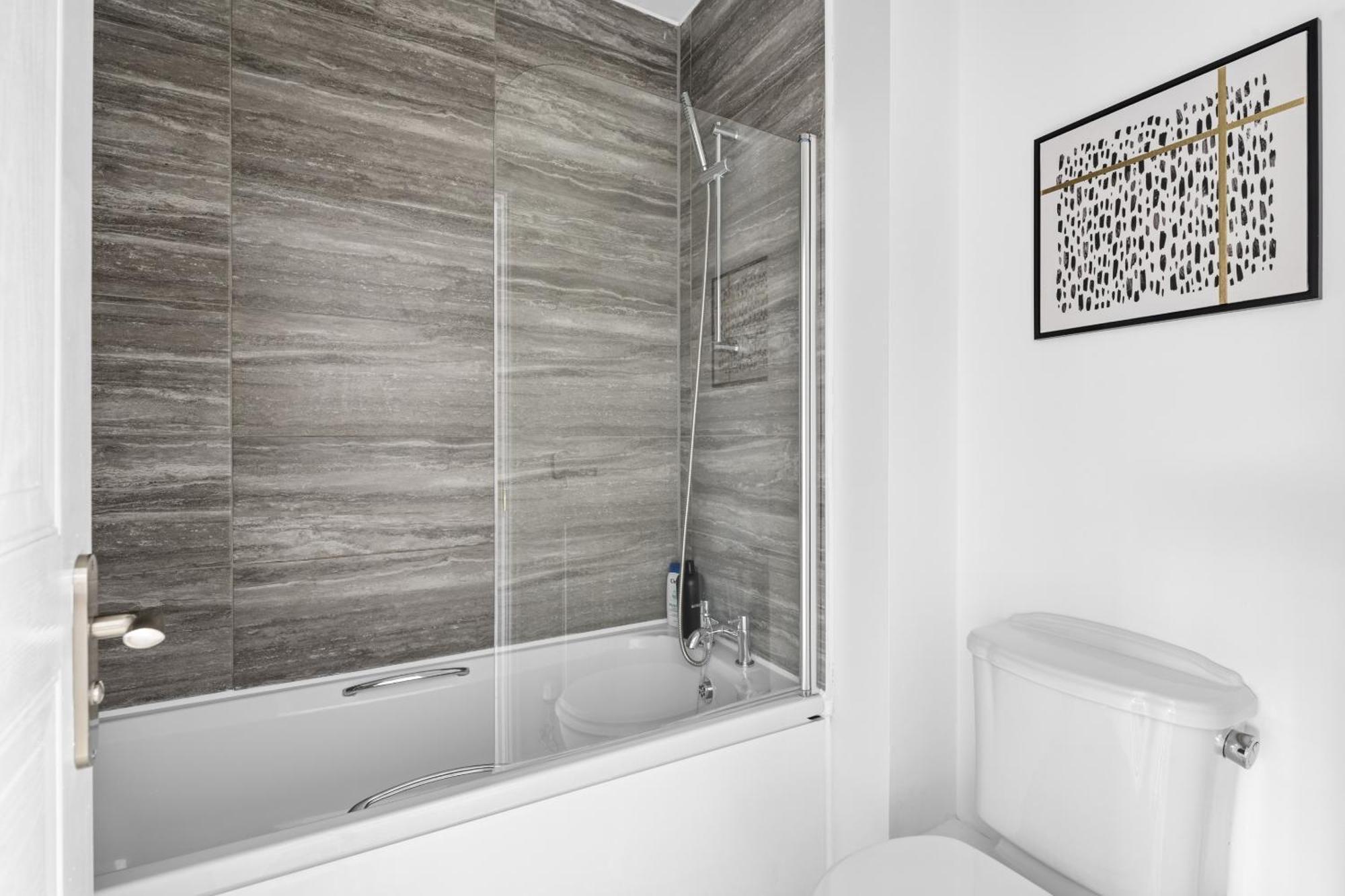Luxurious 3 Bed House With Free Parking, Close To The Train Station & Town Braintree Luaran gambar